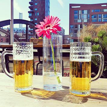 Női kézbe, női sört? Vagy bort?